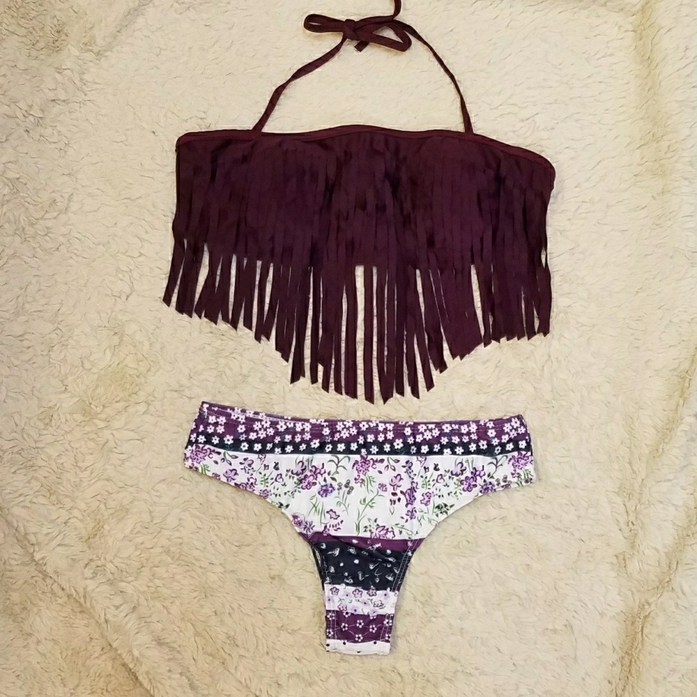 Super sexy cite fringed bikini.
